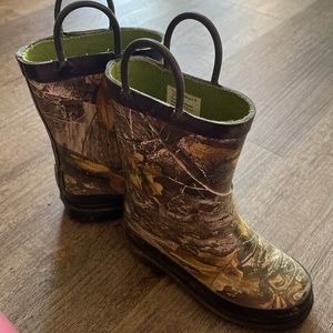 *5 for $15* kids rain boots